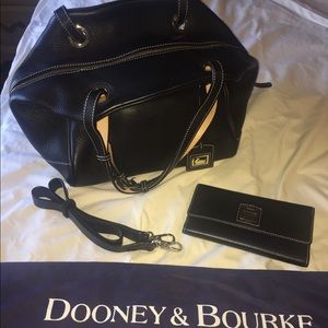 Dooney & Bourke NEW leather purse